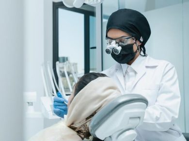 عوارض درمان های نامناسب زیبایی دندان ها