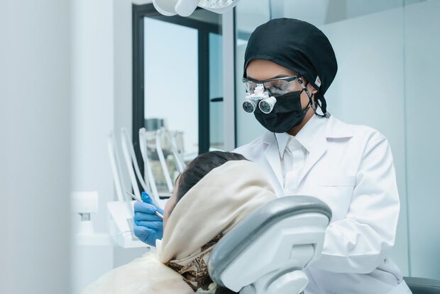 عوارض درمان های نامناسب زیبایی دندان ها
