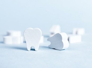 ایمپلنت‌ بهترین گزینه برای جایگزینی دندان‌های آسیب دیده