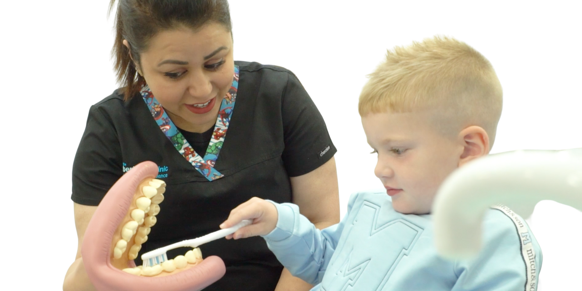 عواملی که هنگام انتخاب بهترین کلینیک دندانپزشکی کودکان باید در نظر گرفته شوند